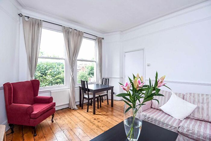 2 Bedroom Apartment To Rent In Christchurch Avenue, Brondesbury, London, NW6