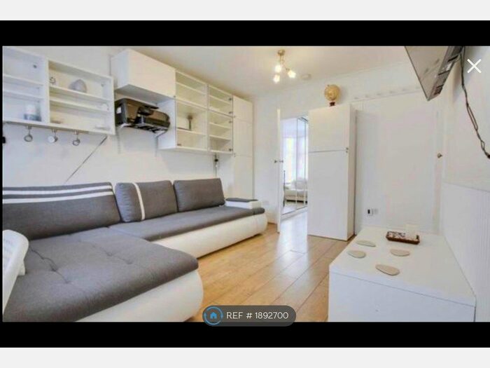 1 Bedroom Flat To Rent In Peel Road, Milton Keynes, MK12