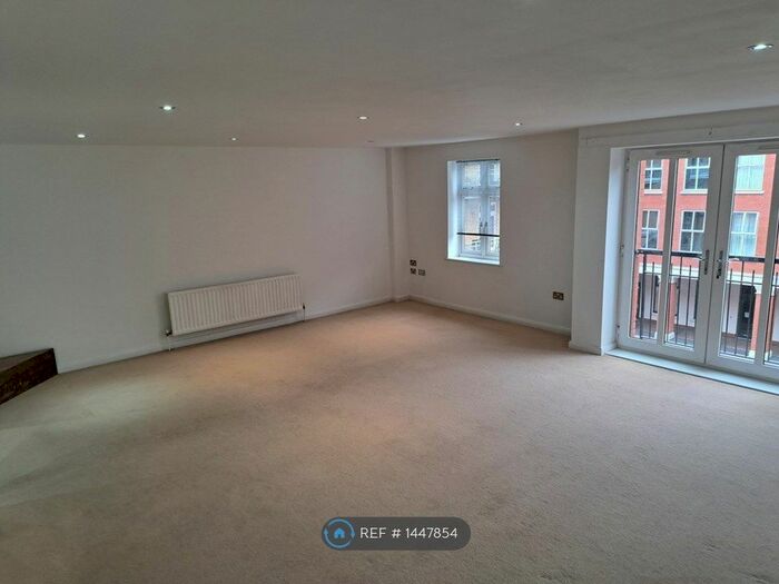 2 Bedroom Flat To Rent In Waterside, Shirley, Solihull, B90