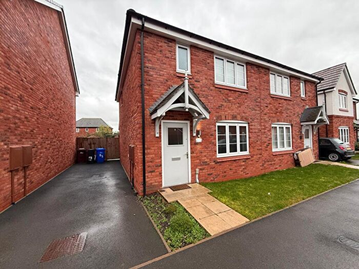3 Bedroom Semi-Detached House To Rent In Coppice Road, Burton-On-Trent, DE13