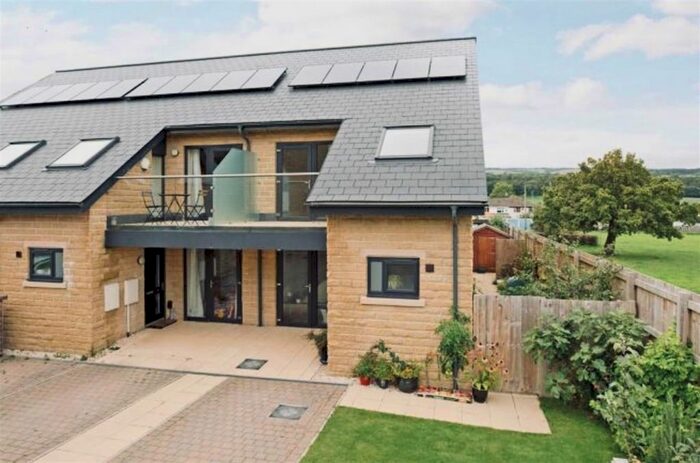 3 Bedroom Semi-Detached House To Rent In Stansfield Close, Ben Rhydding, LS29