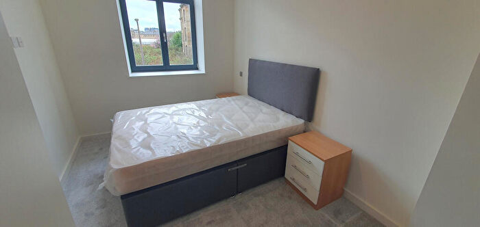 2 Bedroom Apartment To Rent In Conditioning House, Bradford, BD1