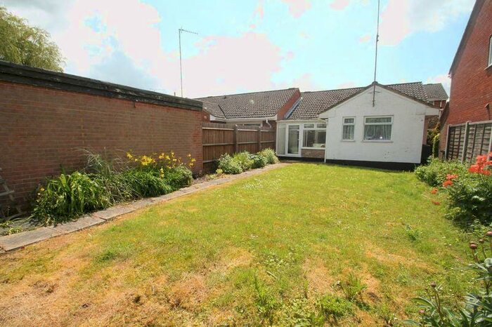 2 Bedroom Bungalow To Rent In Brownlow Avenue, Edlesborough, Bucks, LU6