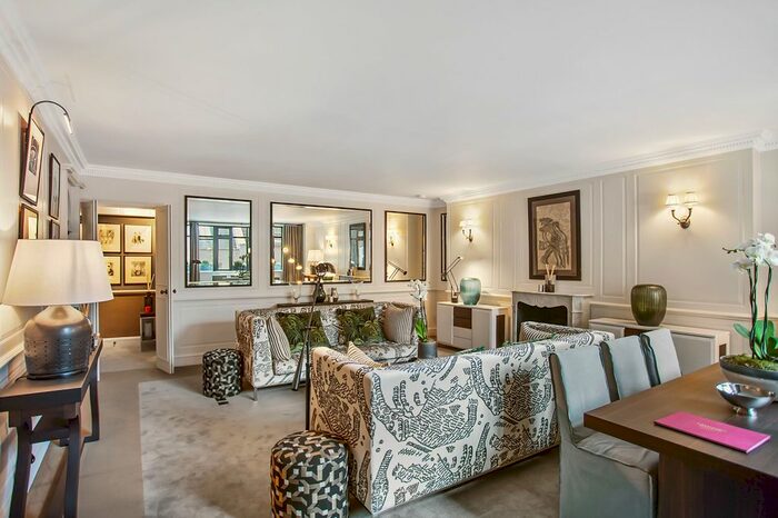 2 Bedroom Flat To Rent In Cadogan Square, London, SW1X