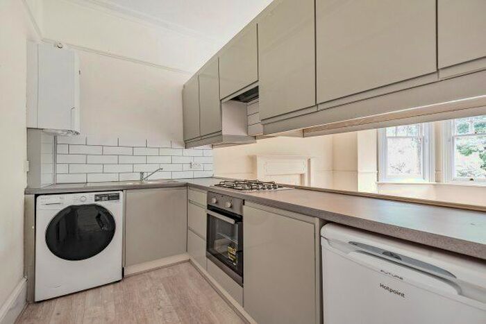 2 Bedroom Flat To Rent In Rodway Road, Bromley, BR1