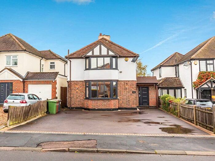 4 Bedroom Detached House To Rent In Little Bushey Lane, Bushey, WD23