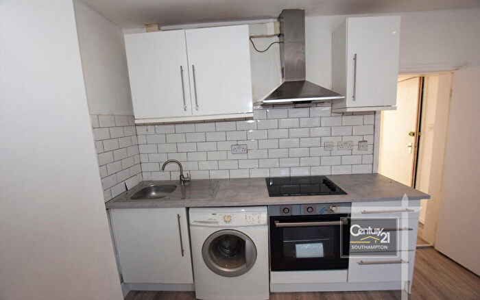 1 Bedroom Flat To Rent In |Ref: |, Cranbury Avenue, Southampton, SO14