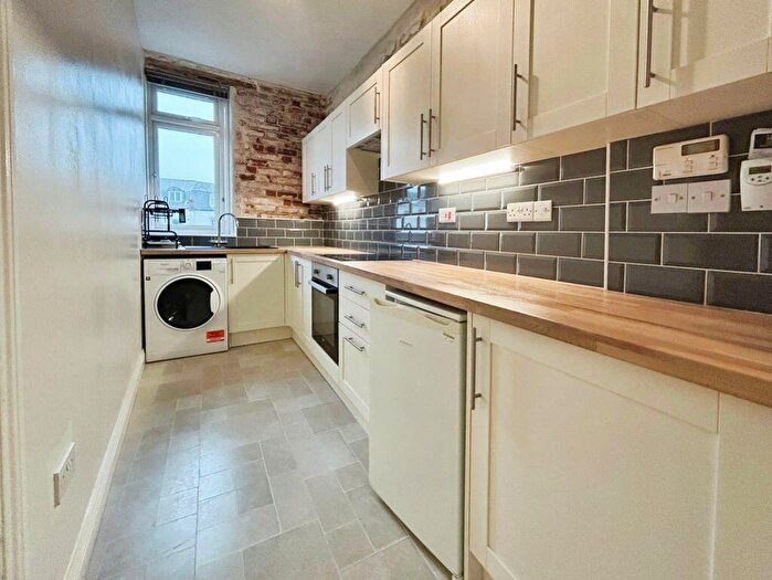 1 Bedroom Flat To Rent In Barnstaple, EX32