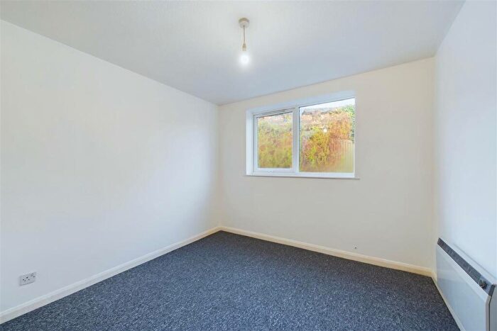 1 Bedroom Flat To Rent In Willow Court, Trinity Close, Leytonstone, London, E11