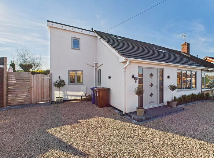 4 Bedroom Bungalow For Sale In Westmead Road, Barton Under Needwood, DE13