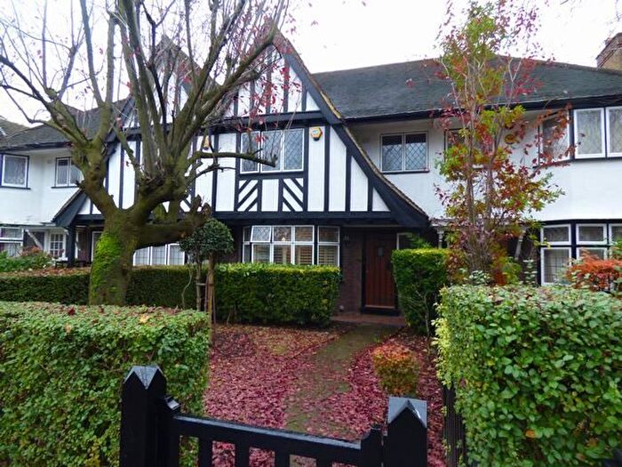 4 Bedroom Terraced House To Rent In Queens Drive, West Acton, London, W3