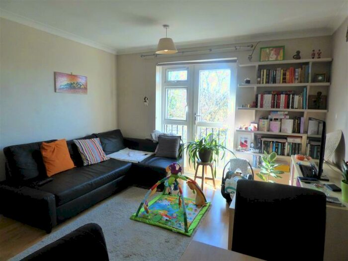 1 Bedroom Flat To Rent In Hunters Meadow, SE19