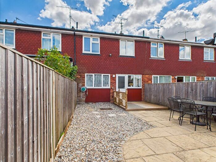 3 Bedroom Terraced House For Sale In Kennedy Drive, Pangbourne, Reading, RG8