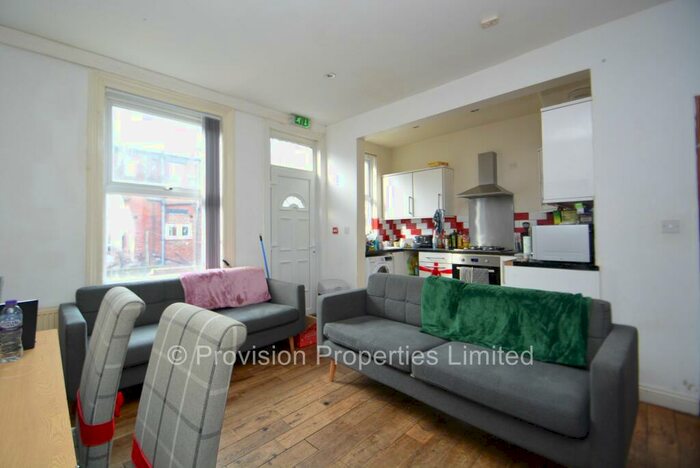 6 Bedroom Terraced House To Rent In Brudenell Mount, Hyde Park, Leeds, LS6