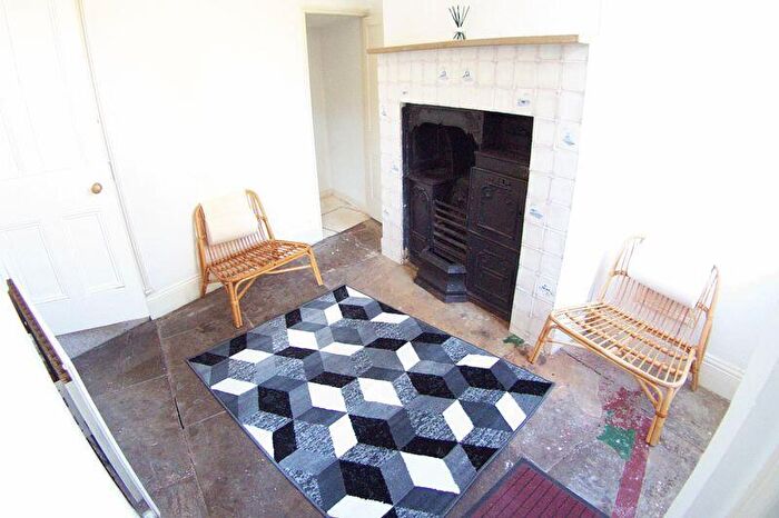 2 Bedroom Terraced House To Rent In Ash Terrace, Headingley, LS6