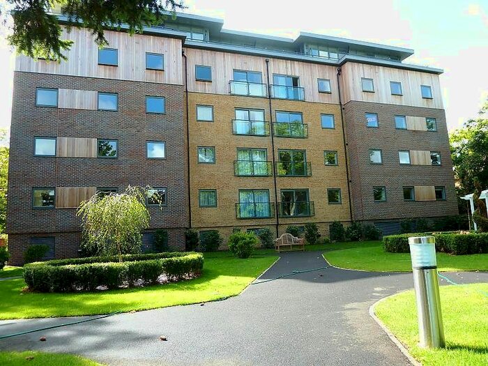2 Bedroom Flat To Rent In Priory Point, Southcote Lane, Reading, RG30