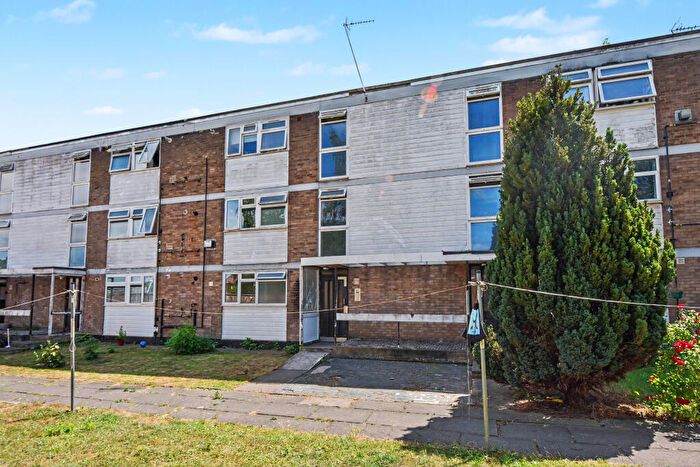 1 Bedroom Flat For Sale In Little Lullaway, Laindon, Basildon, Essex, SS15