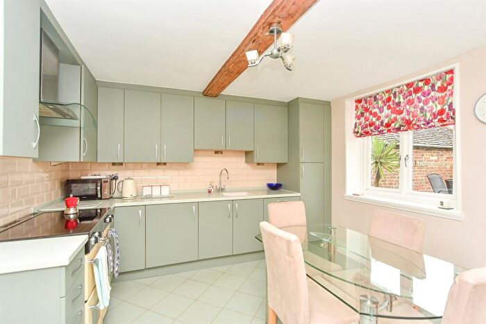 4 Bedroom Town House For Sale In Prospect Row, Gillingham, Kent, ME7