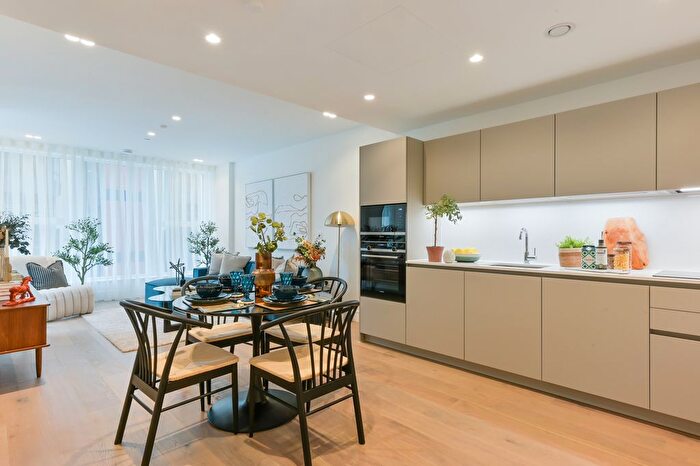 3 Bedroom Town House For Sale In Chiswick Green, Chiswick High Road, W4