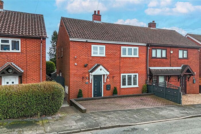 3 Bedroom Semi-Detached House For Sale In Barn Close, Dordon, Tamworth, Warwickshire, B78