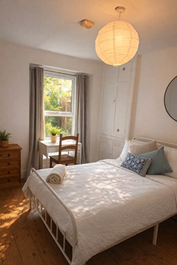 3 Bedroom Ground Maisonette To Rent In Sussex Place, Plymouth Hoe, Plymouth, PL1