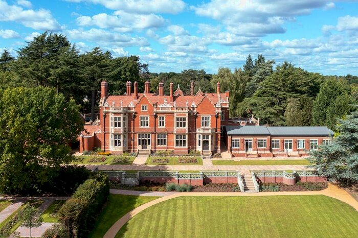 1 Bedroom Apartment For Sale In Tudor Grange, Blossomfield Road, Solihull, B91