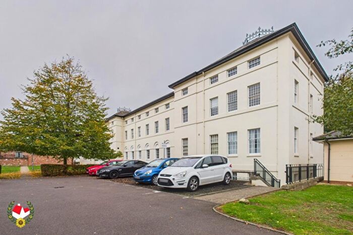 2 Bedroom Flat To Rent In The Crescent, Gloucester, GL1