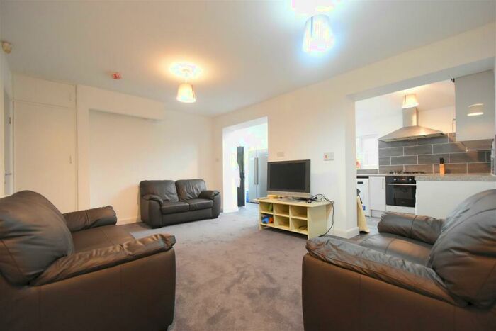 7 Bedroom Detached House To Rent In Bedroom In A Double Bedroom Detached Student House Share, Bills Package, Free Ultrafast M Broadband, B29