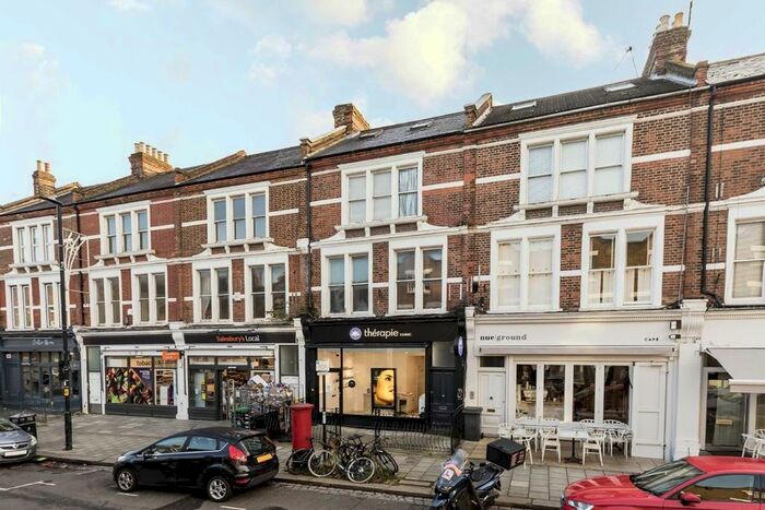 2 Bedroom Flat To Rent In Abbeville Road, London, SW4