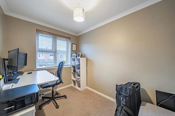 3 Bedroom Terraced House For Sale In Caistor Road, Balham, SW12