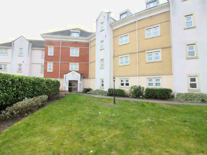 2 Bedroom Flat To Rent In Critchley Avenue, Dartford, DA1