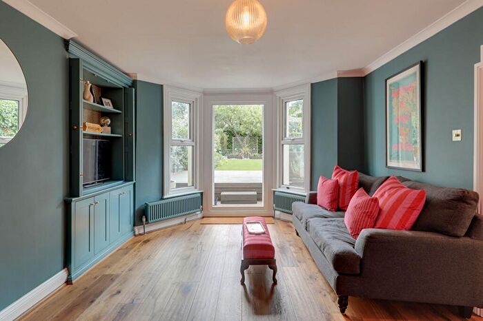 2 Bedroom Flat For Sale In Devonshire Road, Forest Hill, SE23