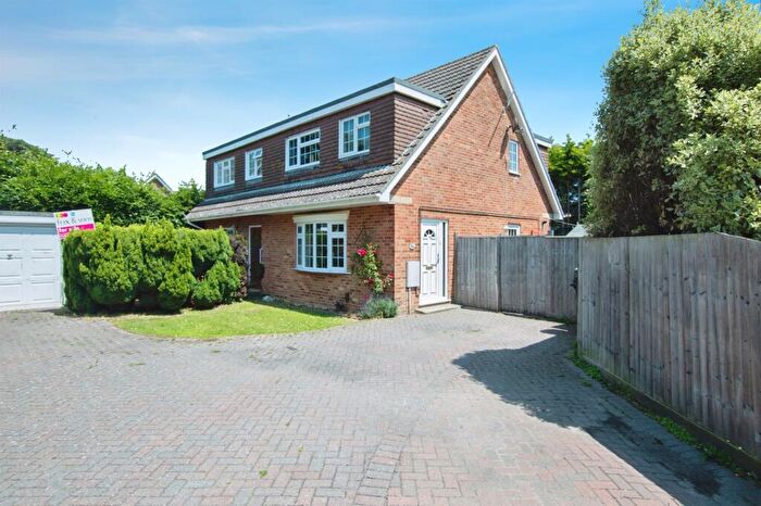 3 Bedroom Semi-Detached Bungalow For Sale In Markham Close, Bournemouth, BH10