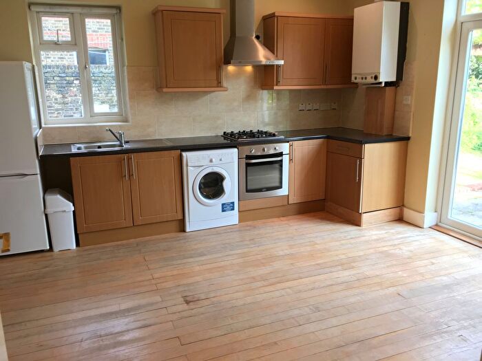 1 Bedroom Flat To Rent In Very Near Carlton Gardens Area, Ealing Broadway West Haven Green, W5