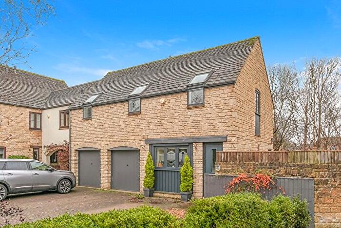 2 Bedroom Coach House For Sale In Sherbourne Road, Witney, Oxfordshire, OX28