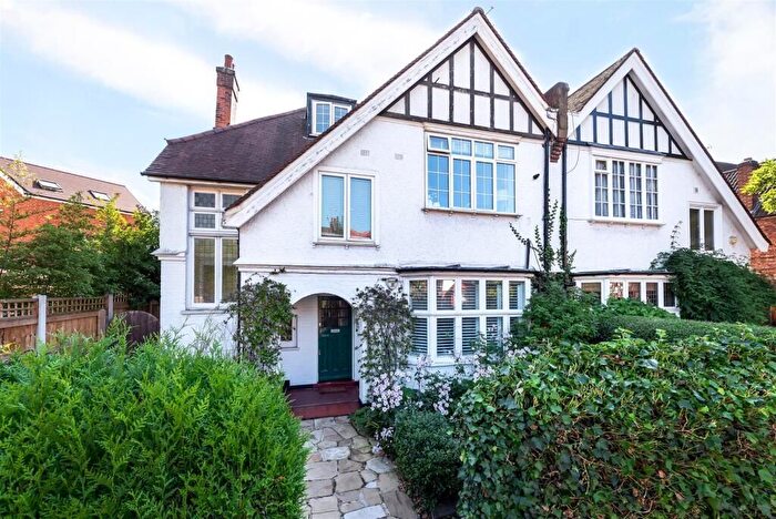 3 Bedroom Flat For Sale In Lydford Road, London, NW2