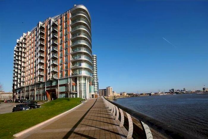 2 Bedroom Flat To Rent In Fairmont Avenue, London, E14