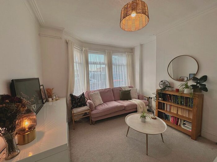 3 Bedroom Terraced House To Rent In Golfe Road, Ilford, IG1