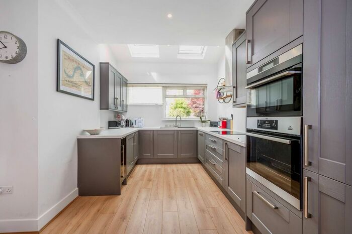 3 Bedroom End Of Terrace House To Rent In Creighton Road, South Ealing, London, W5