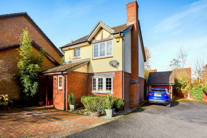 3 Bedroom Detached House To Rent In Hawkley Drive, Tadley, RG26