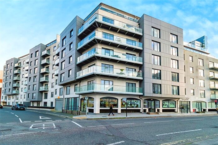 1 Bedroom Flat For Sale In Royal Crescent Road, Southampton, Hampshire, SO14