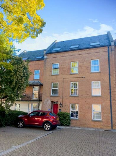 1 Bedroom Apartment To Rent In Victoria Place, Banbury, Oxon, OX16