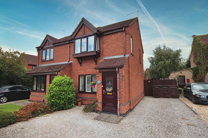 2 Bedroom Semi-Detached House For Sale In Foxfield Close, Skellingthorpe, LN6