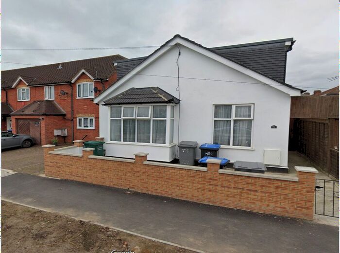 2 Bedroom Maisonette To Rent In Charterhouse Avenue, Wembley, HA0