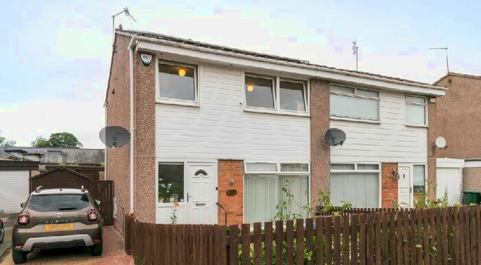 3 Bedroom Flat To Rent In The Spinney, Gilmerton, Edinburgh, EH17