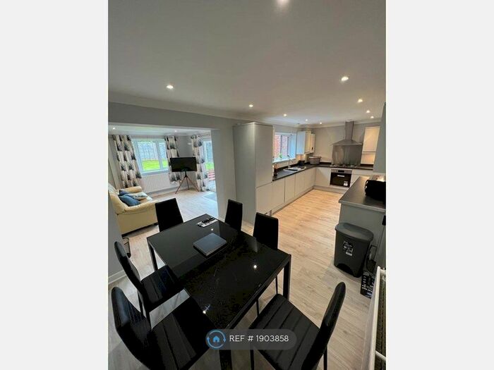 4 Bedroom Terraced House To Rent In Hunts Close, Guildford, GU2