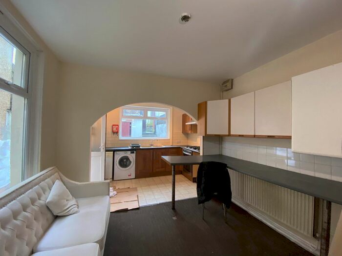 7 Bedroom Terraced House To Rent In Chaddesley Terrace, Swansea, SA1