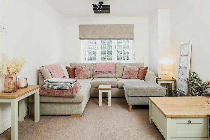 3 Bedroom Detached House For Sale In Hawthorn Drive, Burton Green, Kenilworth, CV8