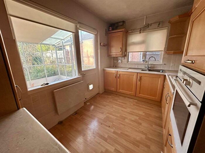 3 Bedroom Chalet For Sale In Ashingdon Road, Rochford, SS4