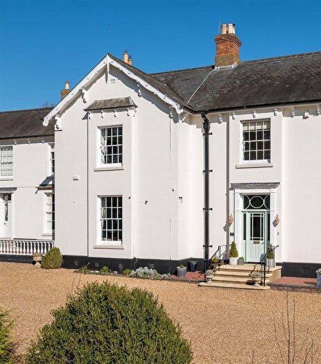 4 Bedroom Terraced House For Sale In Sunderland Hill, Ravensden, Bedford, MK44